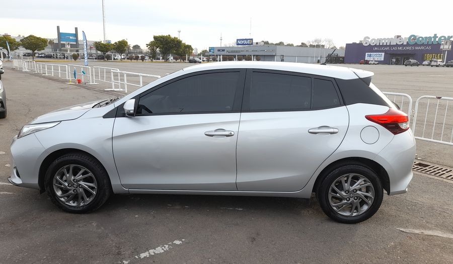 Toyota Yaris 1.5 XLS CVT Hatchback 2022
