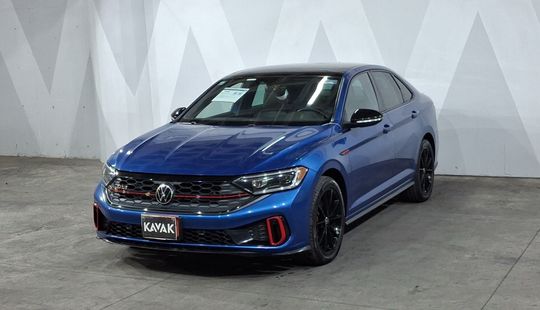 Volkswagen • Jetta