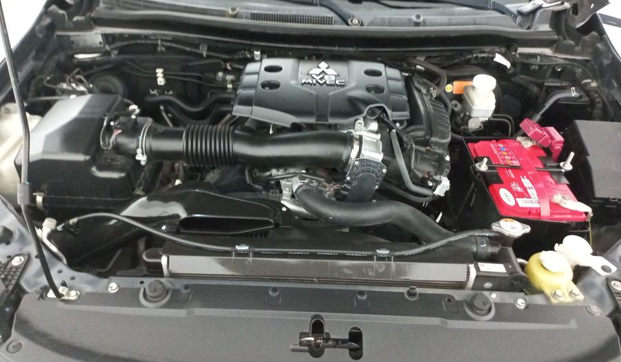 Mitsubishi Montero 3.0 ADVANCE AUTO Suv 2018