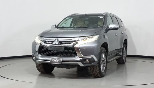 Mitsubishi • Montero