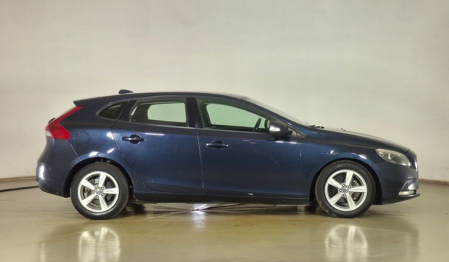 Volvo V40 1.6 D2 COMFORT Hatchback 2015