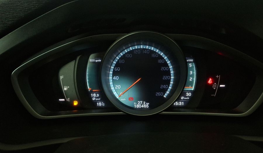 Volvo V40 1.6 D2 COMFORT Hatchback 2015