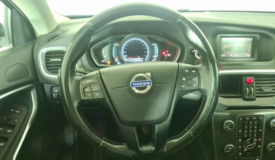 Volvo V40 1.6 D2 COMFORT Hatchback 2015