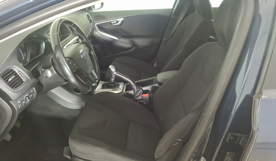 Volvo V40 1.6 D2 COMFORT Hatchback 2015