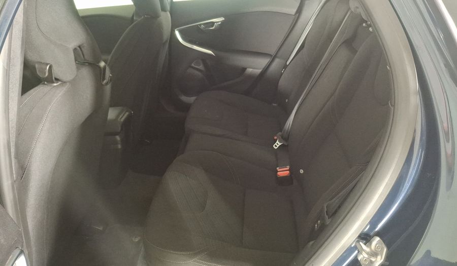 Volvo V40 1.6 D2 COMFORT Hatchback 2015