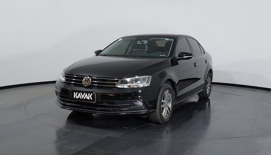 Volkswagen • Jetta