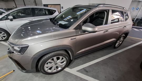 Volkswagen • Taos