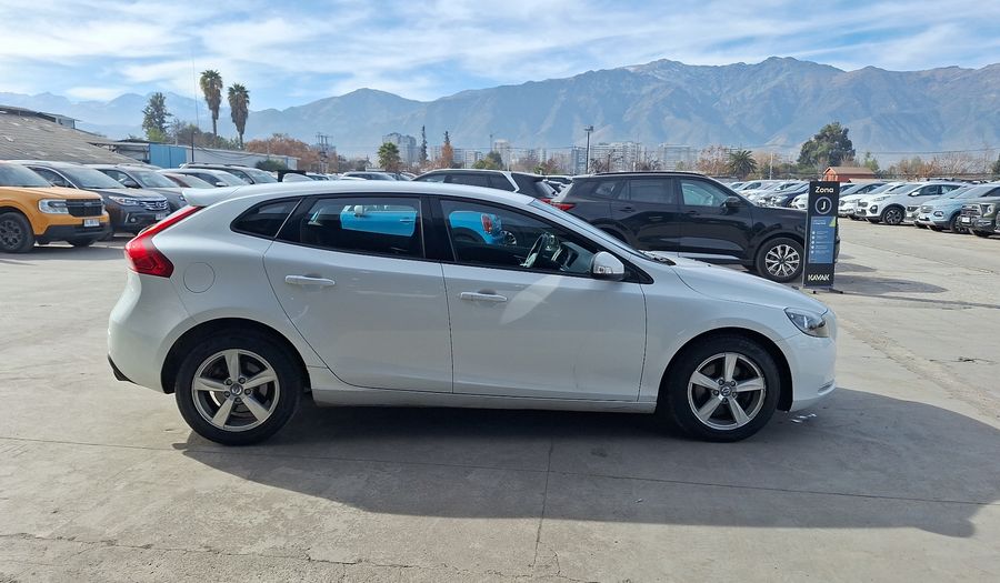 Volvo V40 2.0 T4 Hatchback 2016