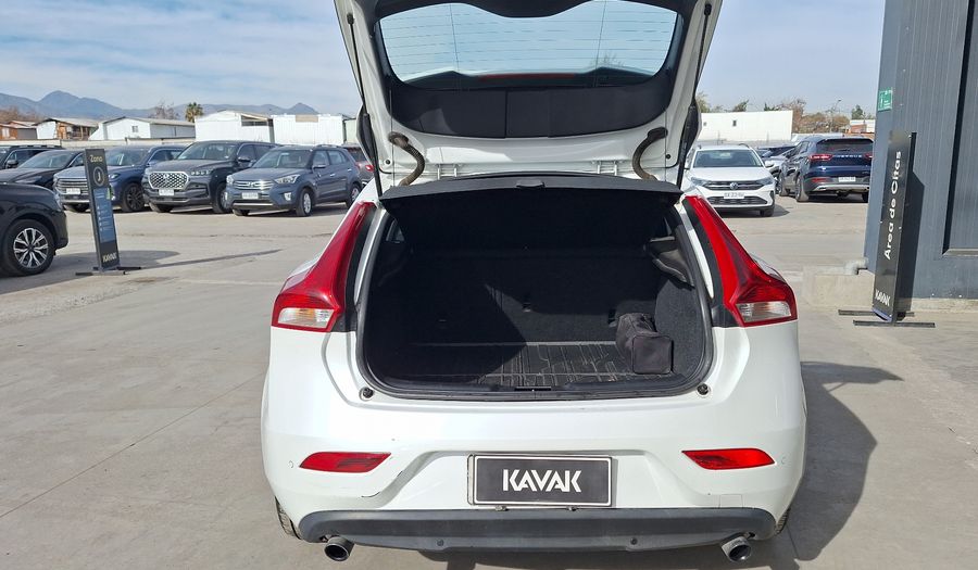 Volvo V40 2.0 T4 Hatchback 2016