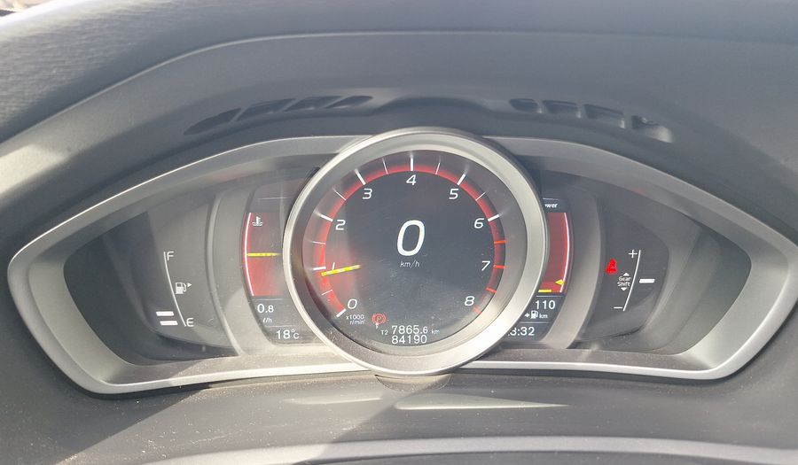 Volvo V40 2.0 T4 Hatchback 2016