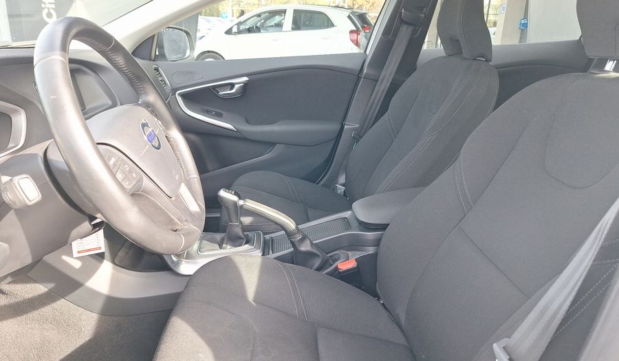 Volvo V40 2.0 T4 Hatchback 2016