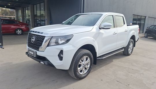 Nissan • Navara
