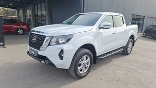 Nissan • Navara