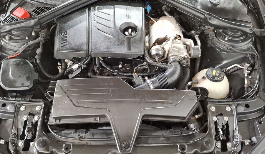 Bmw Serie 1 1.6 120IA URBAN LINE Hatchback 2016