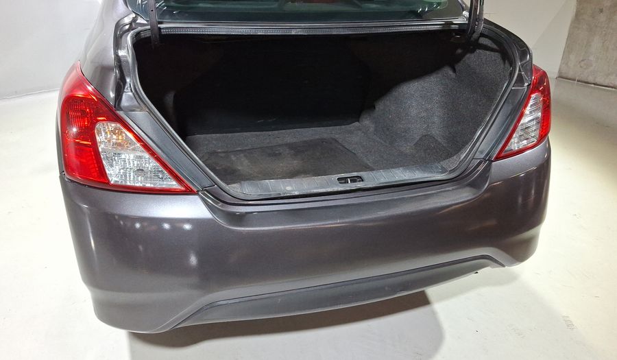 Nissan Versa 1.6 SENSE TA AC Sedan 2016