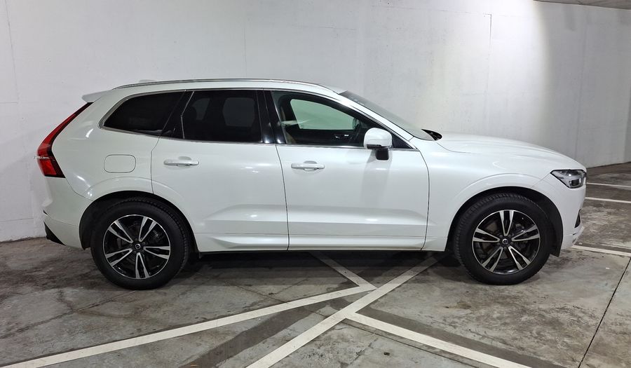 Volvo Xc60 2.0 T5 MOMENTUM AUTO 4WD Suv 2020