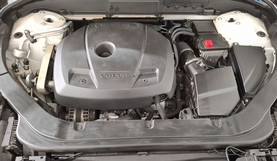 Volvo Xc60 2.0 T5 MOMENTUM AUTO 4WD Suv 2020
