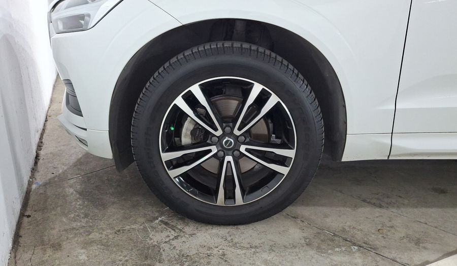 Volvo Xc60 2.0 T5 MOMENTUM AUTO 4WD Suv 2020