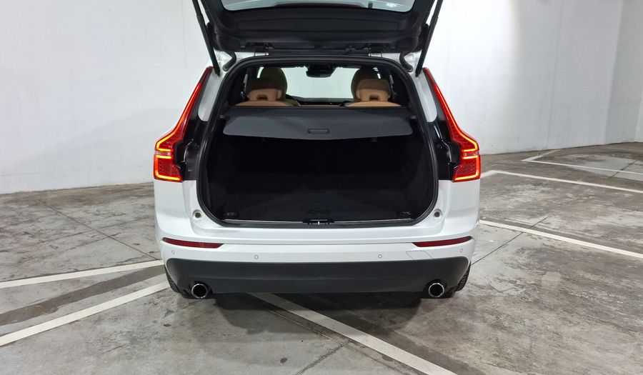 Volvo Xc60 2.0 T5 MOMENTUM AUTO 4WD Suv 2020