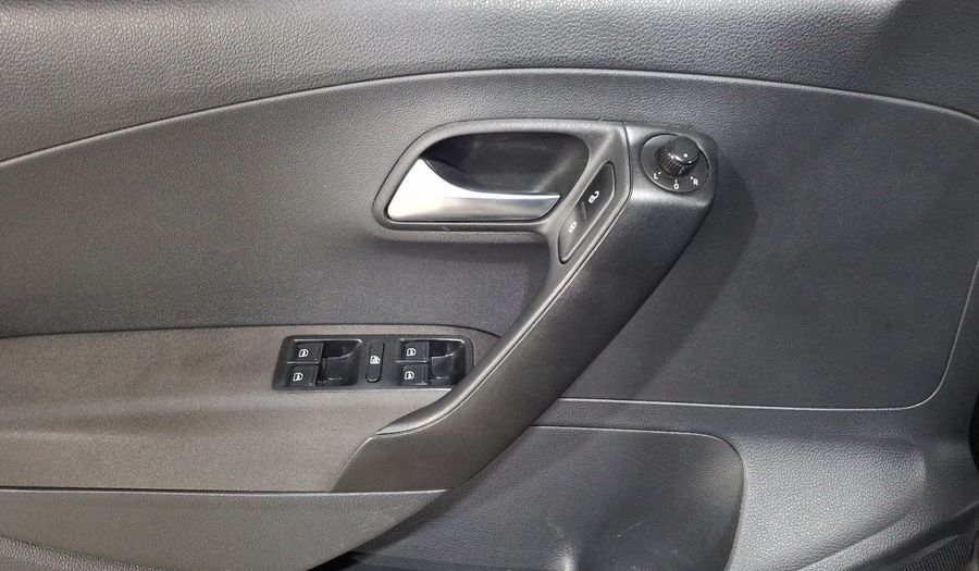 Volkswagen Polo 1.6 TIPTRONIC Hatchback 2015