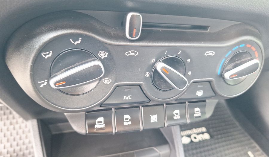 Kia Soluto 1.4 EX HIGH Sedan 2026