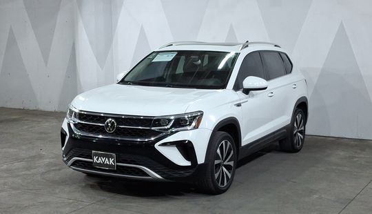 Volkswagen • Taos