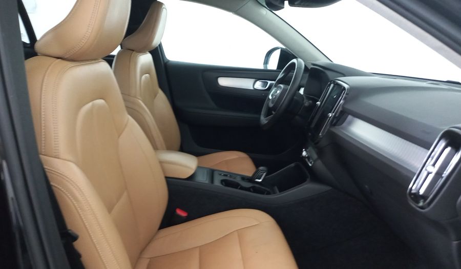 Volvo Xc40 2.0 T5 MOMENTUM AUTO 4WD Suv 2020