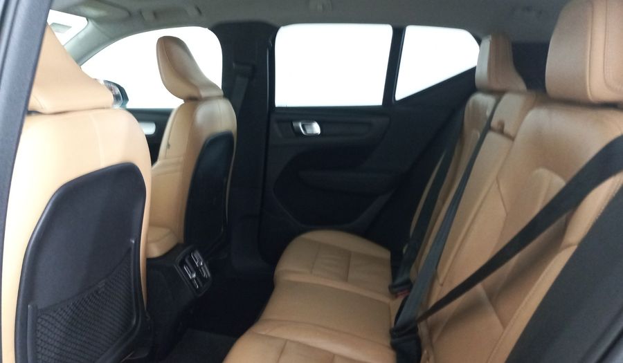 Volvo Xc40 2.0 T5 MOMENTUM AUTO 4WD Suv 2020