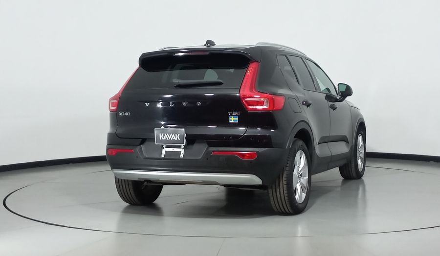 Volvo Xc40 2.0 T5 MOMENTUM AUTO 4WD Suv 2020