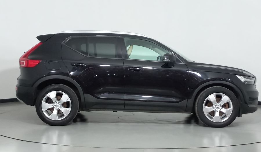 Volvo Xc40 2.0 T5 MOMENTUM AUTO 4WD Suv 2020