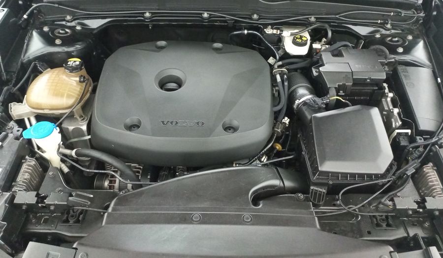 Volvo Xc40 2.0 T5 MOMENTUM AUTO 4WD Suv 2020
