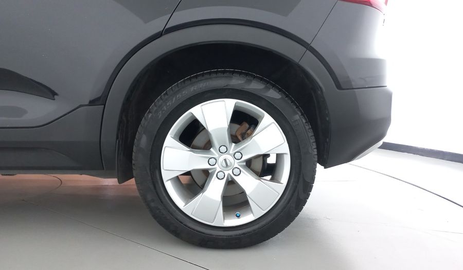 Volvo Xc40 2.0 T5 MOMENTUM AUTO 4WD Suv 2020