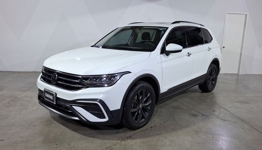 Volkswagen • Tiguan