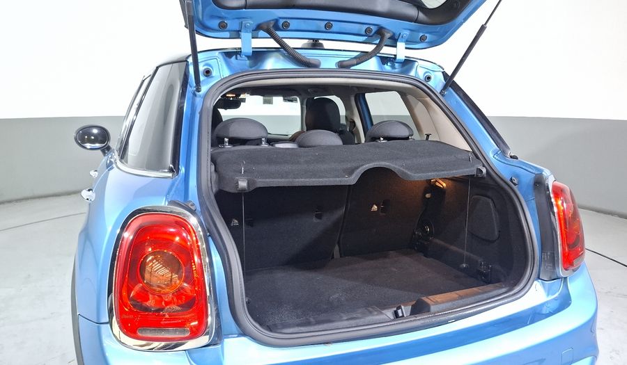 Mini Cooper S 2.0 COOPER CHILI AUTO Hatchback 2018