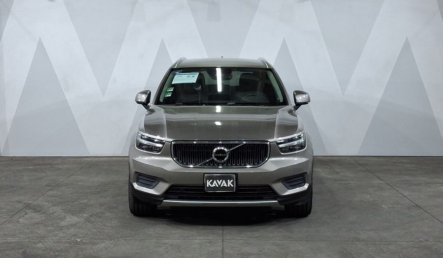 Volvo Xc40 2.0 T4 MOMENTUM AUTO Suv 2022