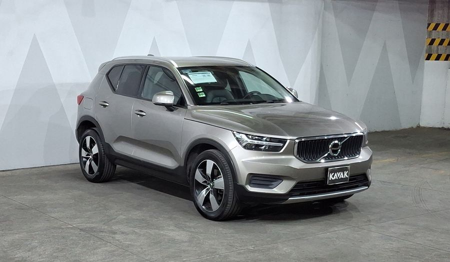 Volvo Xc40 2.0 T4 MOMENTUM AUTO Suv 2022