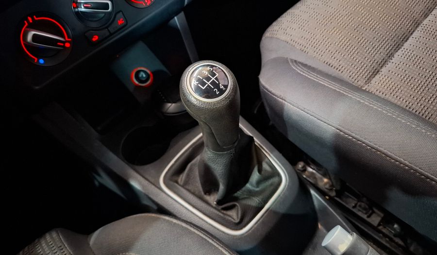 Volkswagen Fox 1.6 COMFORTLINE PACK Hatchback 2013