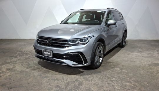 Volkswagen • Tiguan