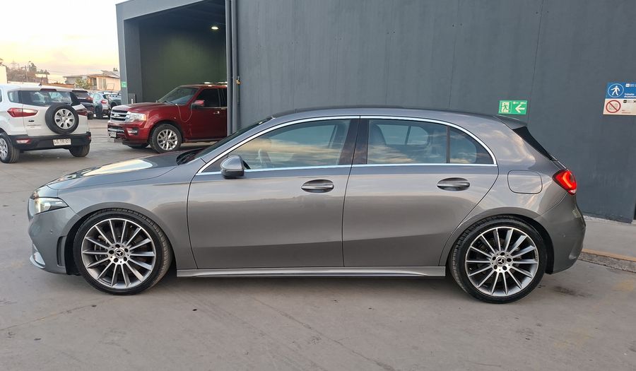 Mercedes Benz Clase A 2.0 250 DCT AMG LINE Hatchback 2019