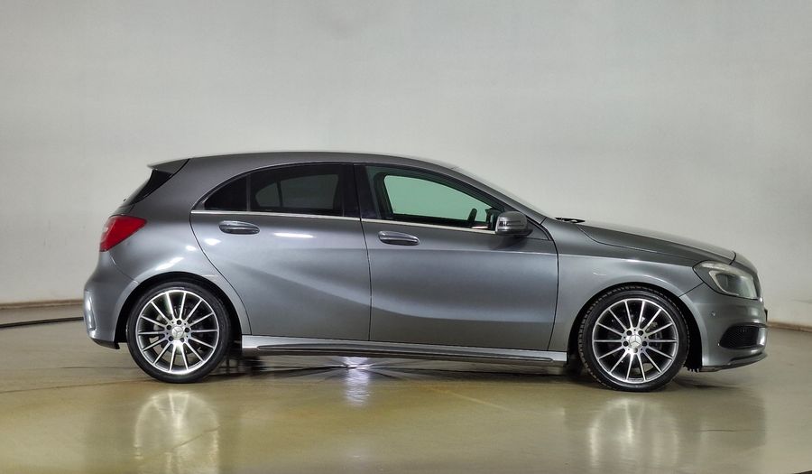 Mercedes Benz Clase A 1.8 200 CDI BLUE EFFICIENCY AUTO Hatchback 2013