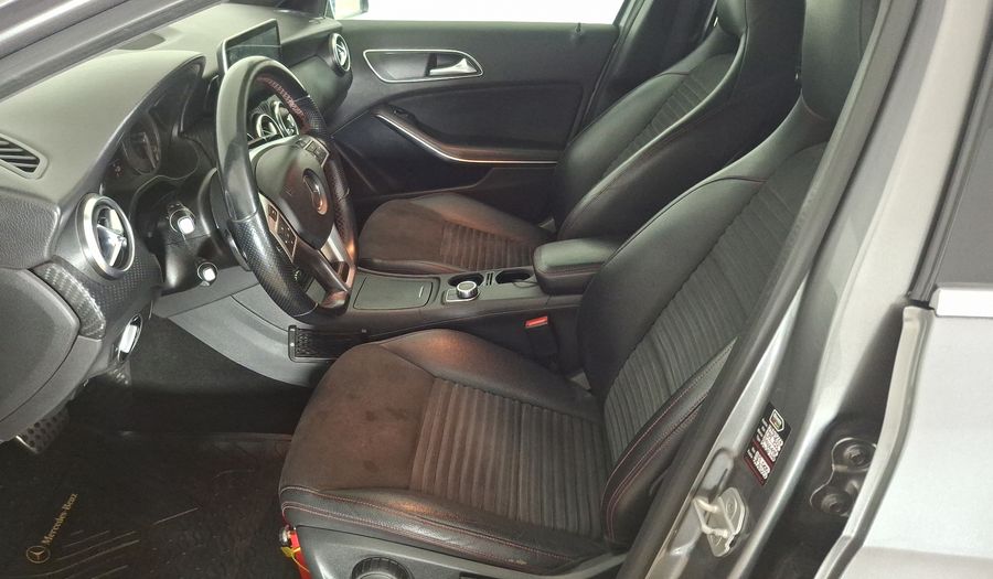 Mercedes Benz Clase A 1.8 200 CDI BLUE EFFICIENCY AUTO Hatchback 2013