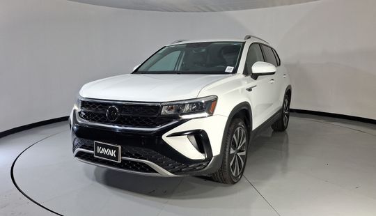 Volkswagen • Taos