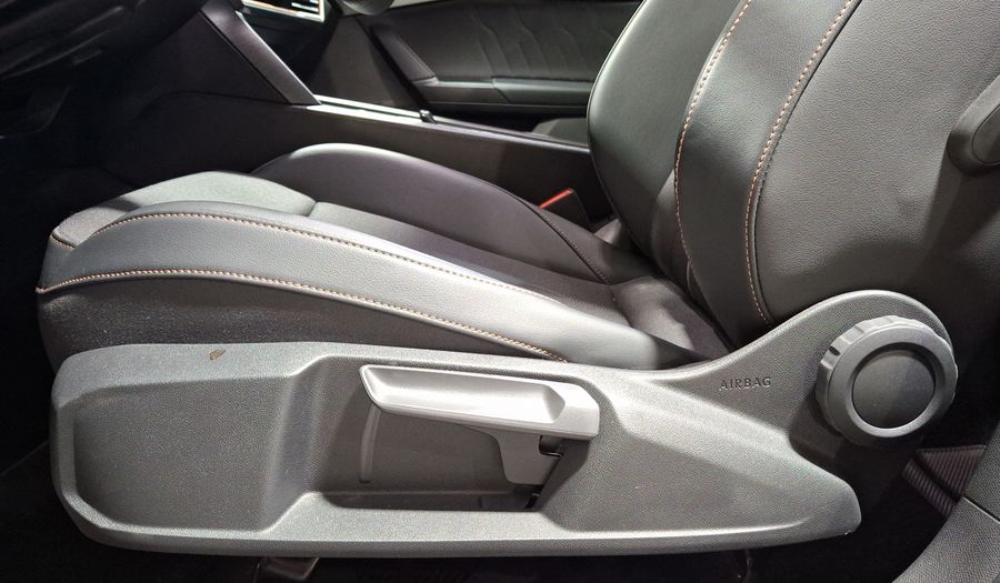 Cupra Leon 2.0 HIGH DCT Hatchback 2023