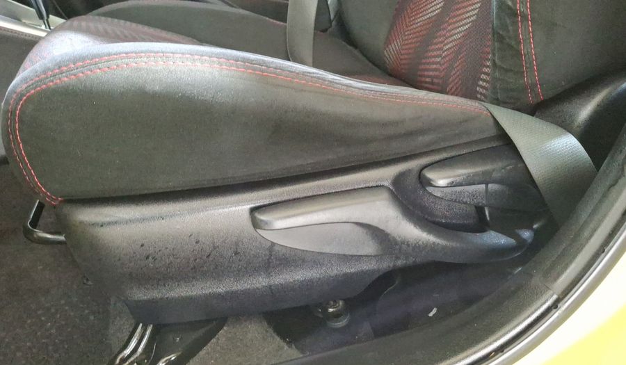 Toyota Yaris 1.5 S AUTO Hatchback 2019