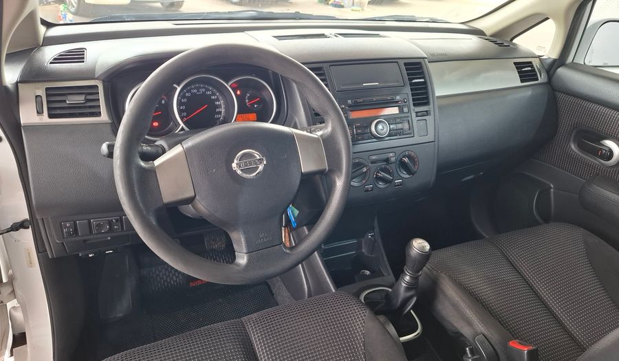 Nissan Tiida 1.8 ACENTA Hatchback 2011