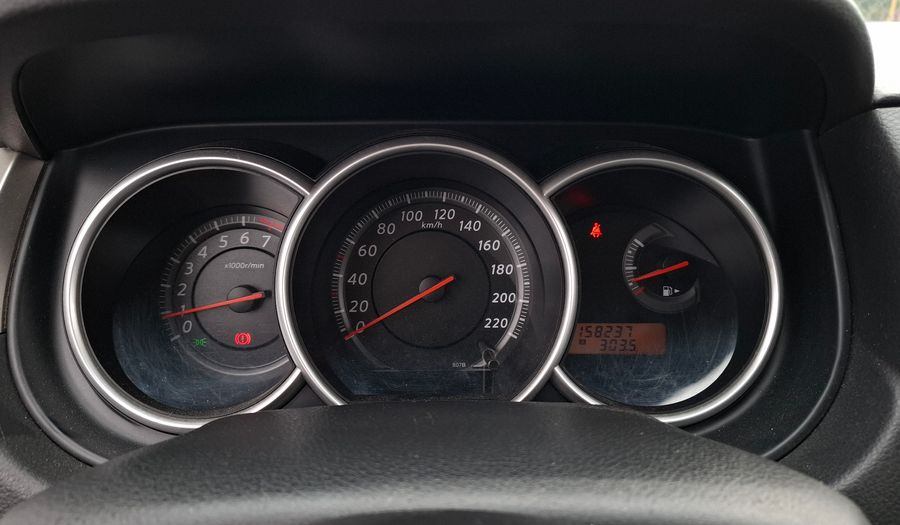 Nissan Tiida 1.8 ACENTA Hatchback 2011