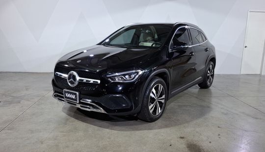 Mercedes Benz • Clase GLA