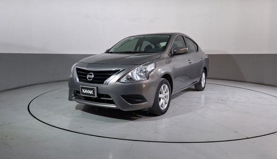 Nissan • Versa
