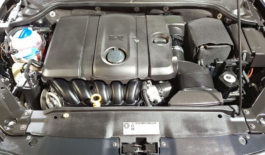 Volkswagen Jetta 2.5 TRENDLINE TIP. Sedan 2017