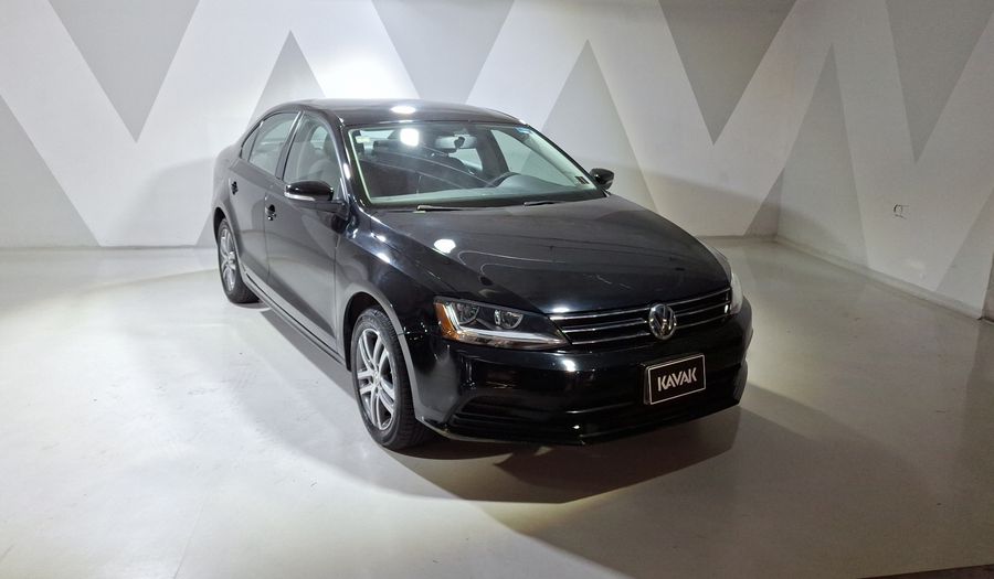 Volkswagen Jetta 2.5 TRENDLINE TIP. Sedan 2017
